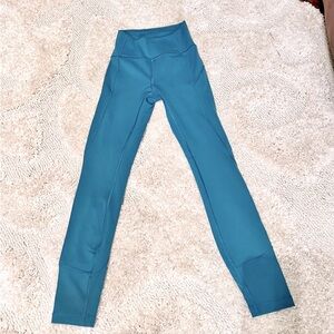 Lululemon high-rise turquoise blue leggings size 2 25”